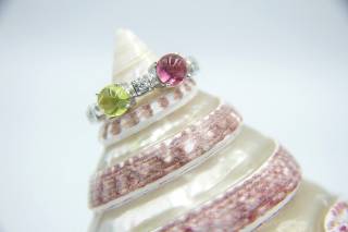 Ring with turmaline,peridote and diamonds