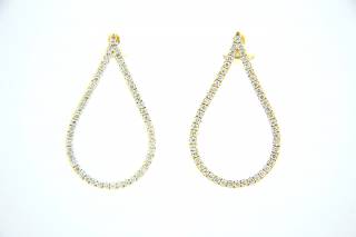 Earrings in tear composition and diamonds