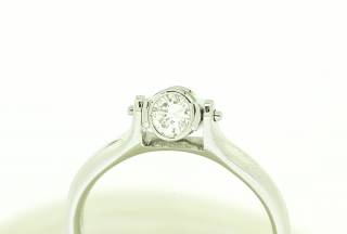 Ring ''Hourglass'' with diamond